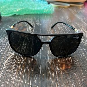 Burberry BE4257 Sunglasses Black/Gray